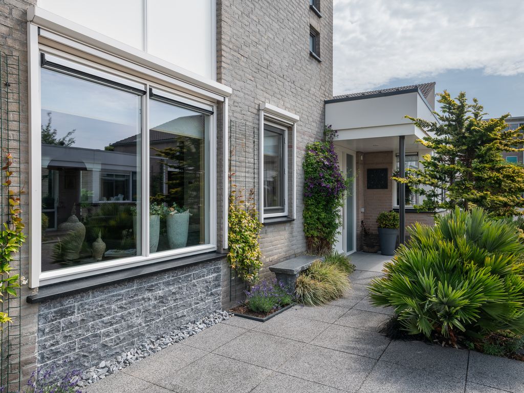 Leeghwaterstraat 10, Ridderkerk