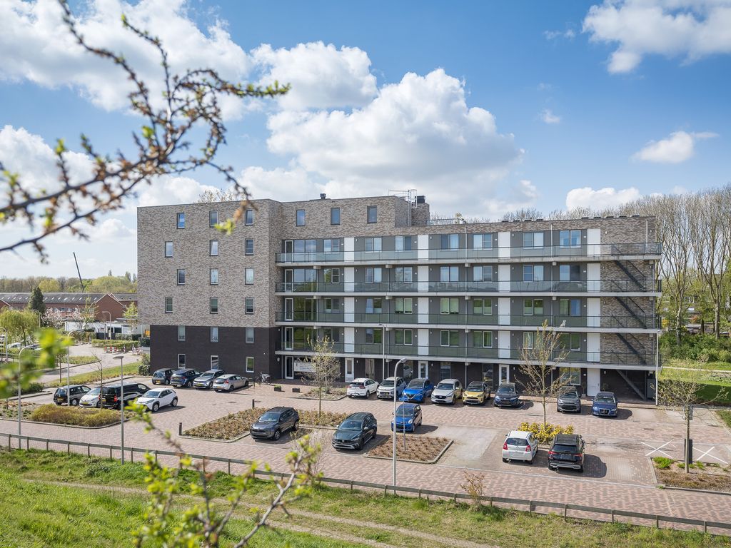 Amer 86, Barendrecht