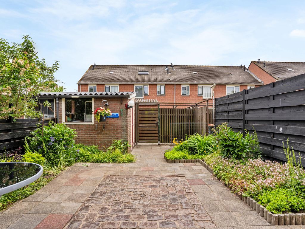 Korhoen 26, Ridderkerk