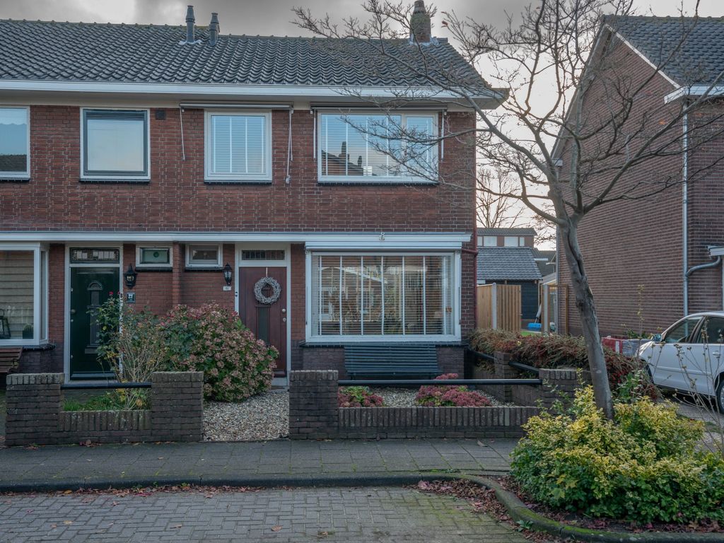 Graaf Adolfstraat 23, Ridderkerk