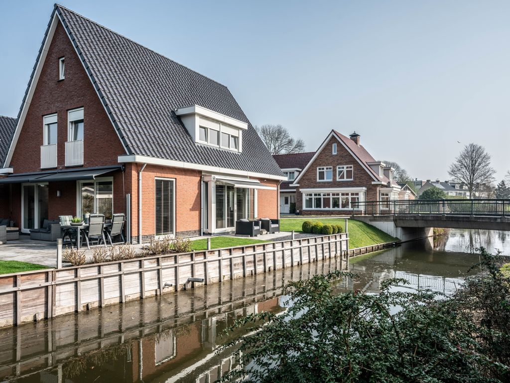 Jacob Van Ruisdaelstraat 1, Ridderkerk