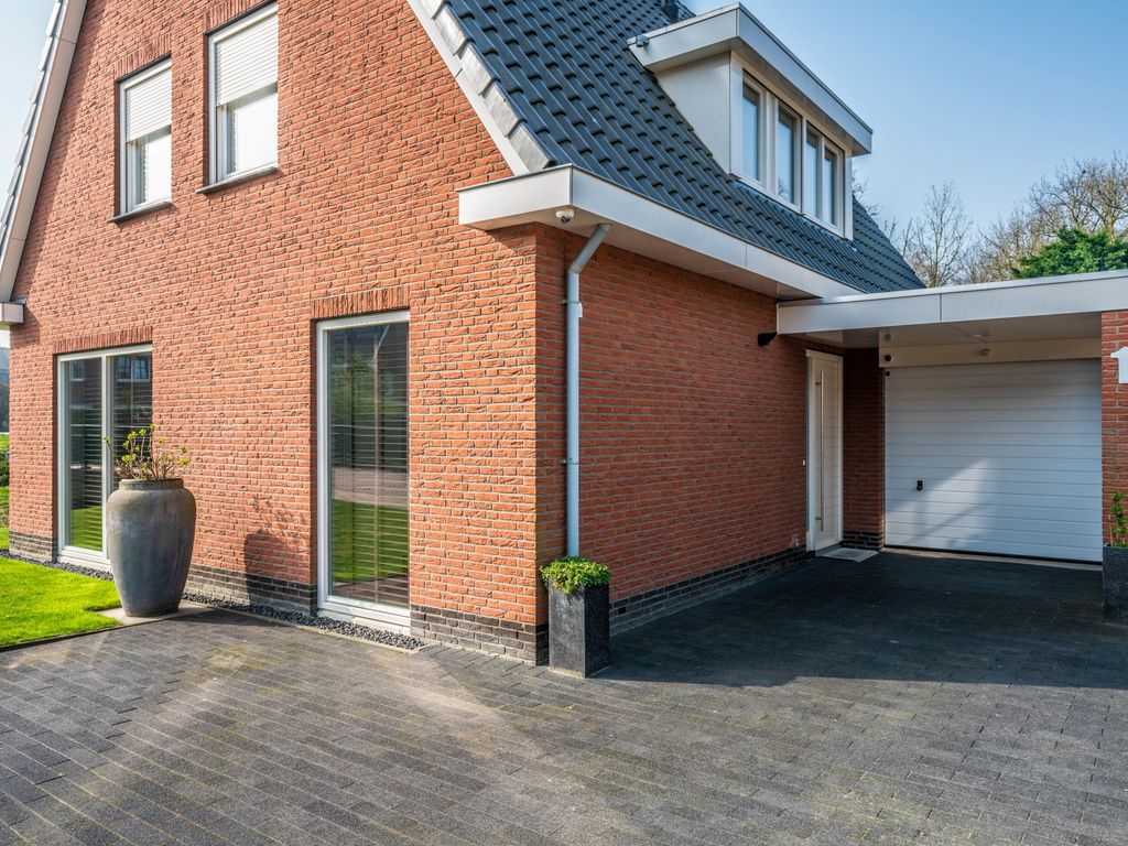 Jacob Van Ruisdaelstraat 1, Ridderkerk