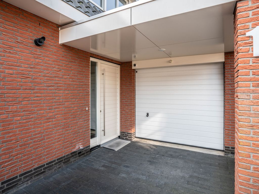 Jacob Van Ruisdaelstraat 1, Ridderkerk