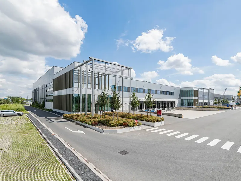 UTS Van den Berg Verhuizingen huurt warehouse aan Steenen Hoofd 56 in Breda