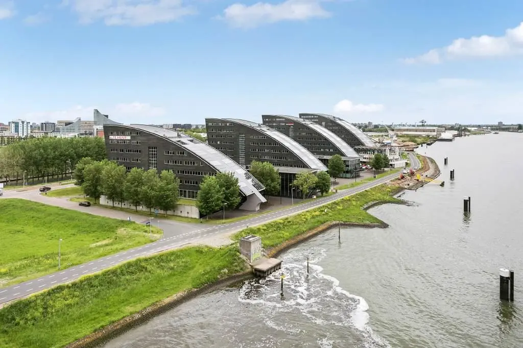 EQ Real Estate heeft namens Meerdervoort® kantorencampus Riverside Offices (13.000 m2) aangekocht.