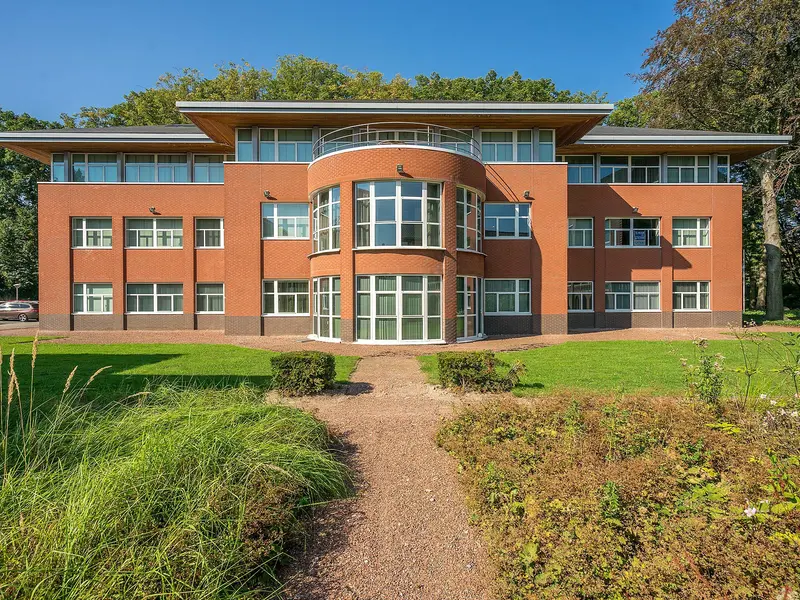 Op landgoed 'Klein Amstelwijck' in Dordrecht heeft M7 Real Estate onlangs een kantoorruimte verhuurd aan TEC International B.V.