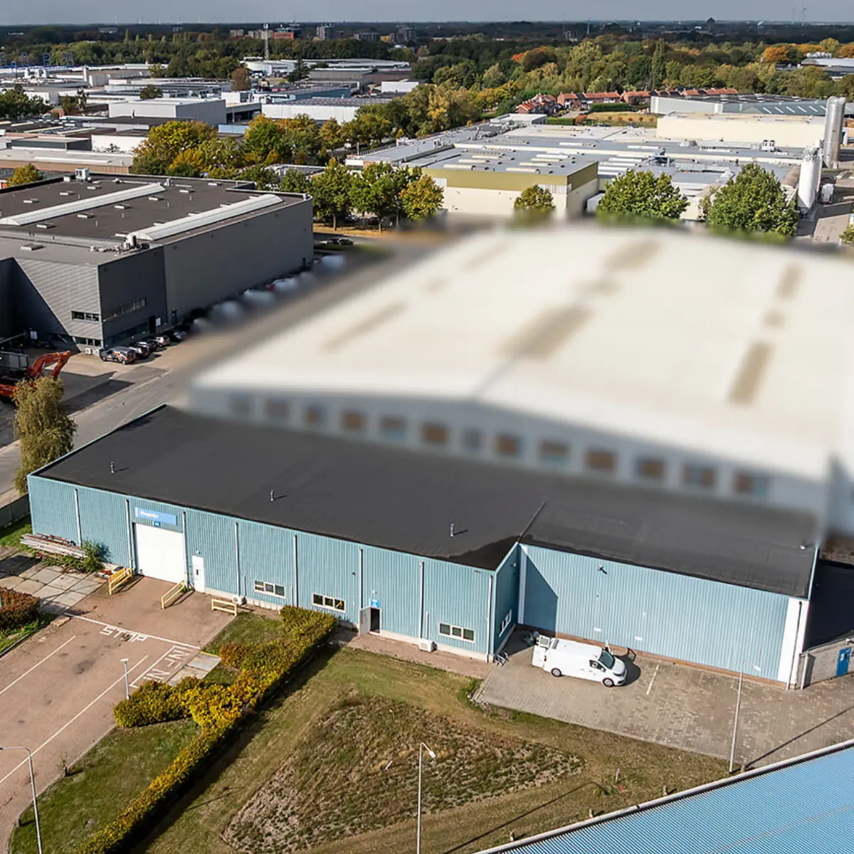 EQ Real Estate verkoopt vrijstaand bedrijfsobject aan Bluekens Truck en Bus B.V.