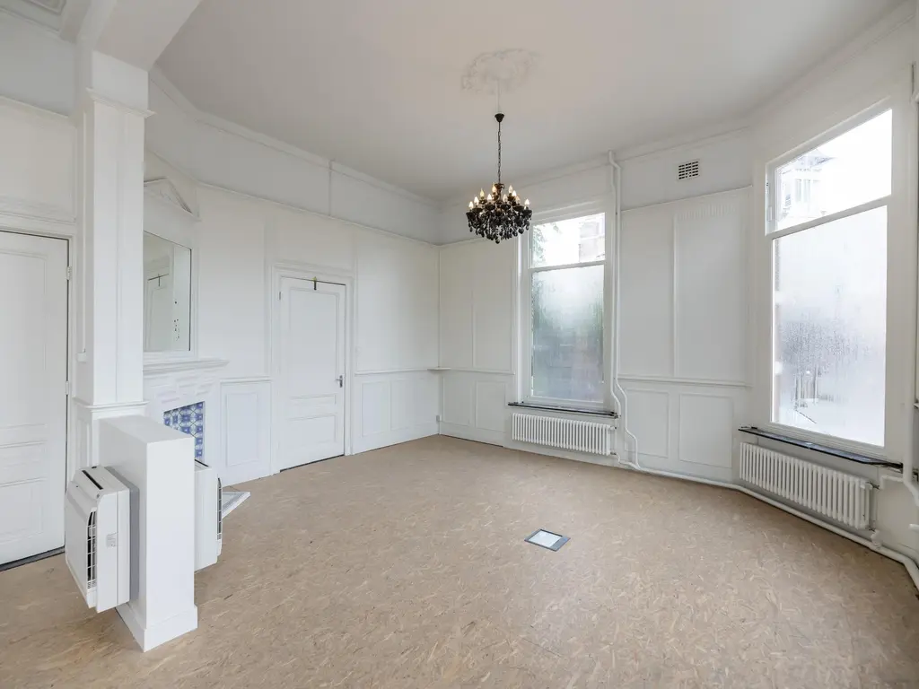 Baronielaan 1, BREDA