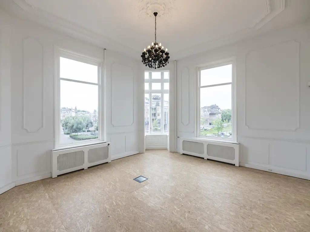 Baronielaan 1, BREDA