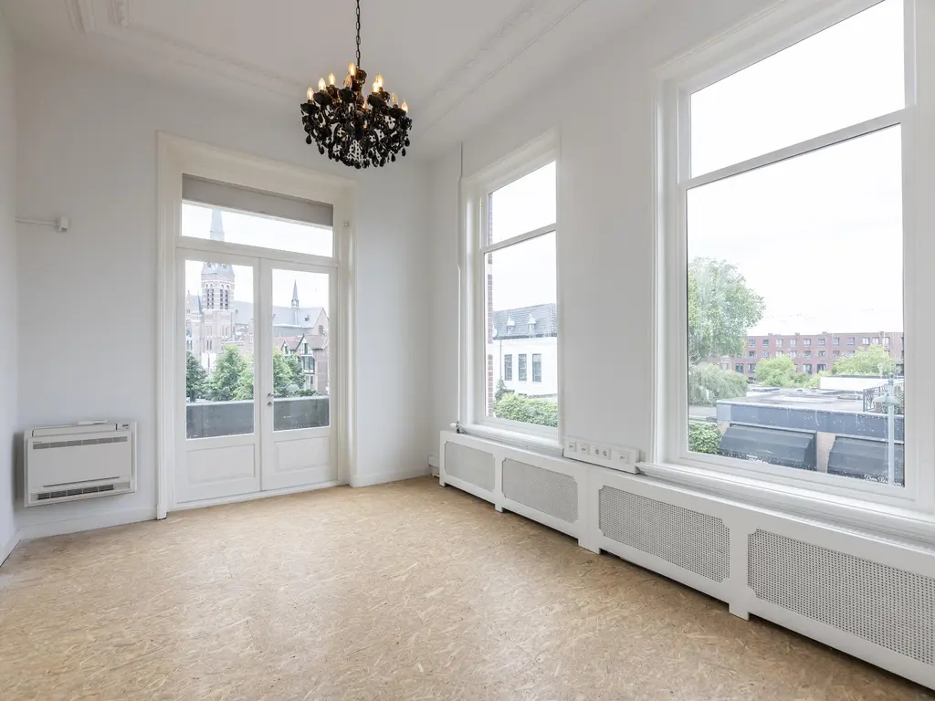 Baronielaan 1, BREDA