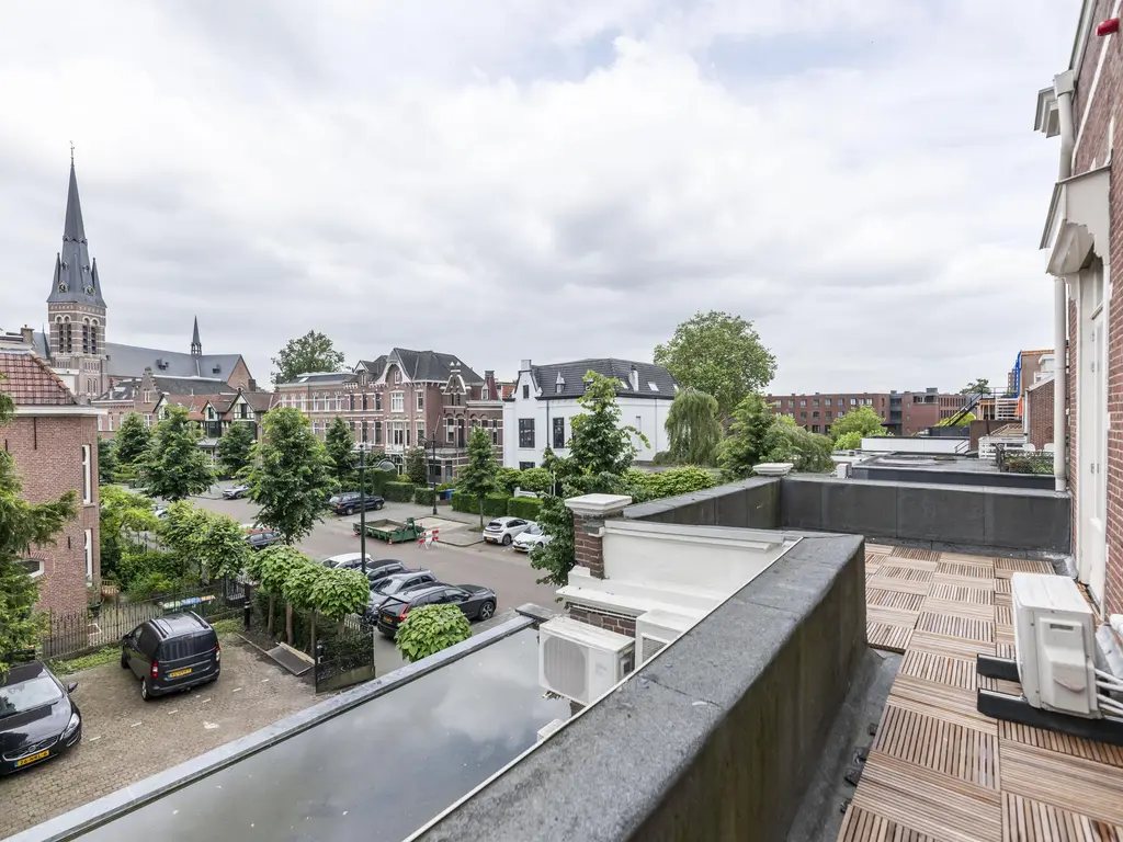 Baronielaan 1, BREDA