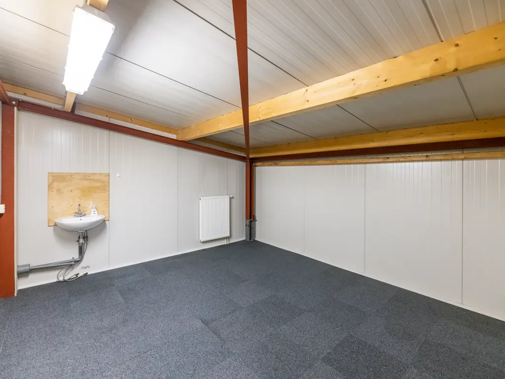 Nijverheidsweg 16, Bavel