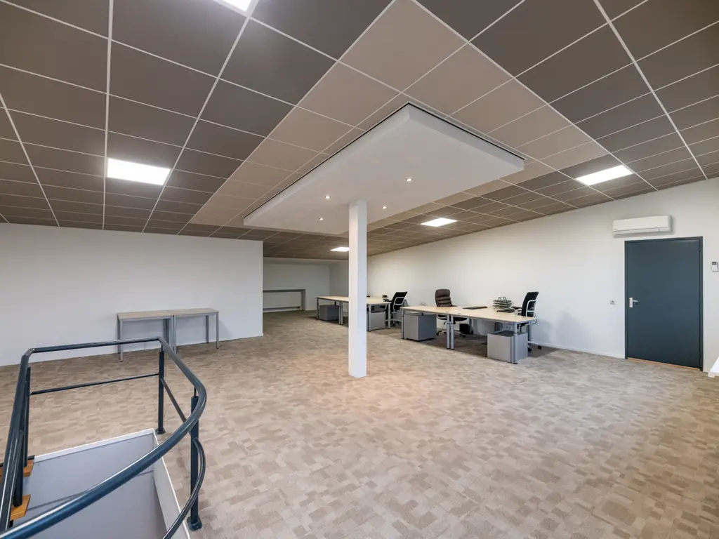 Nijverheidsweg 16, Bavel