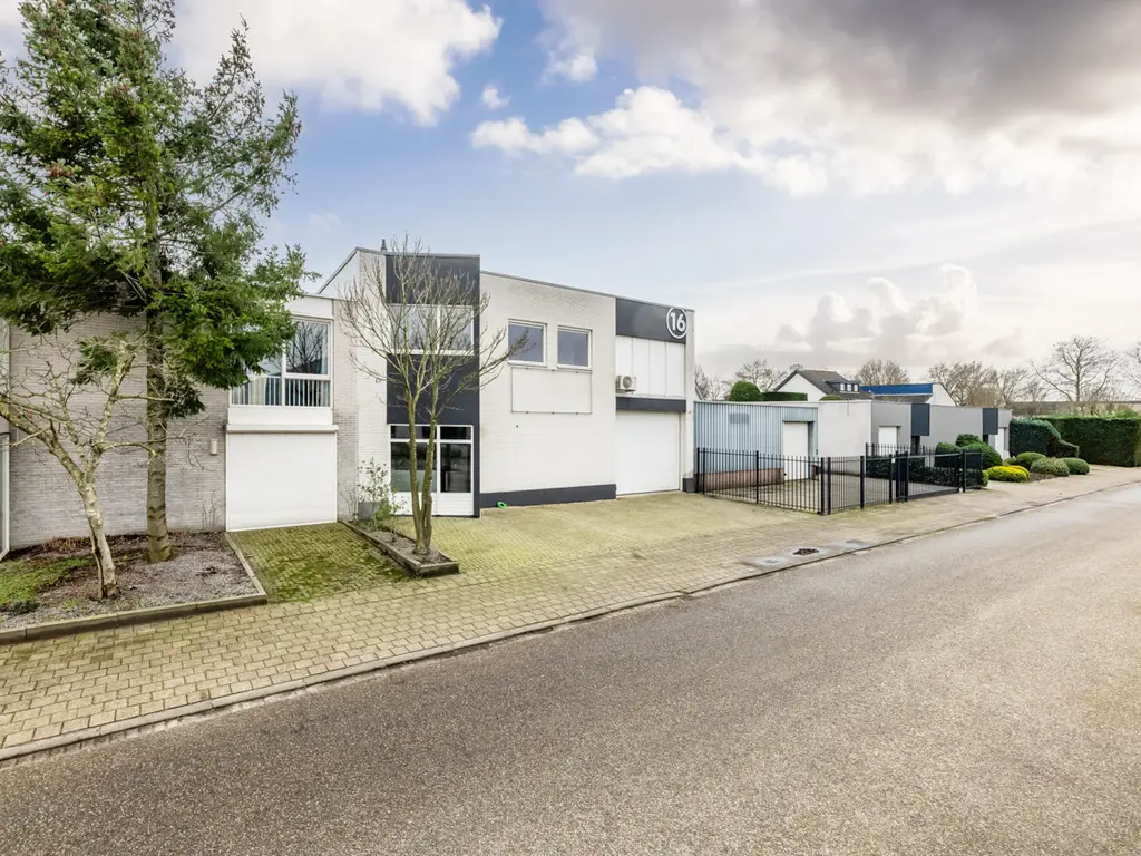 Nijverheidsweg 16, Bavel