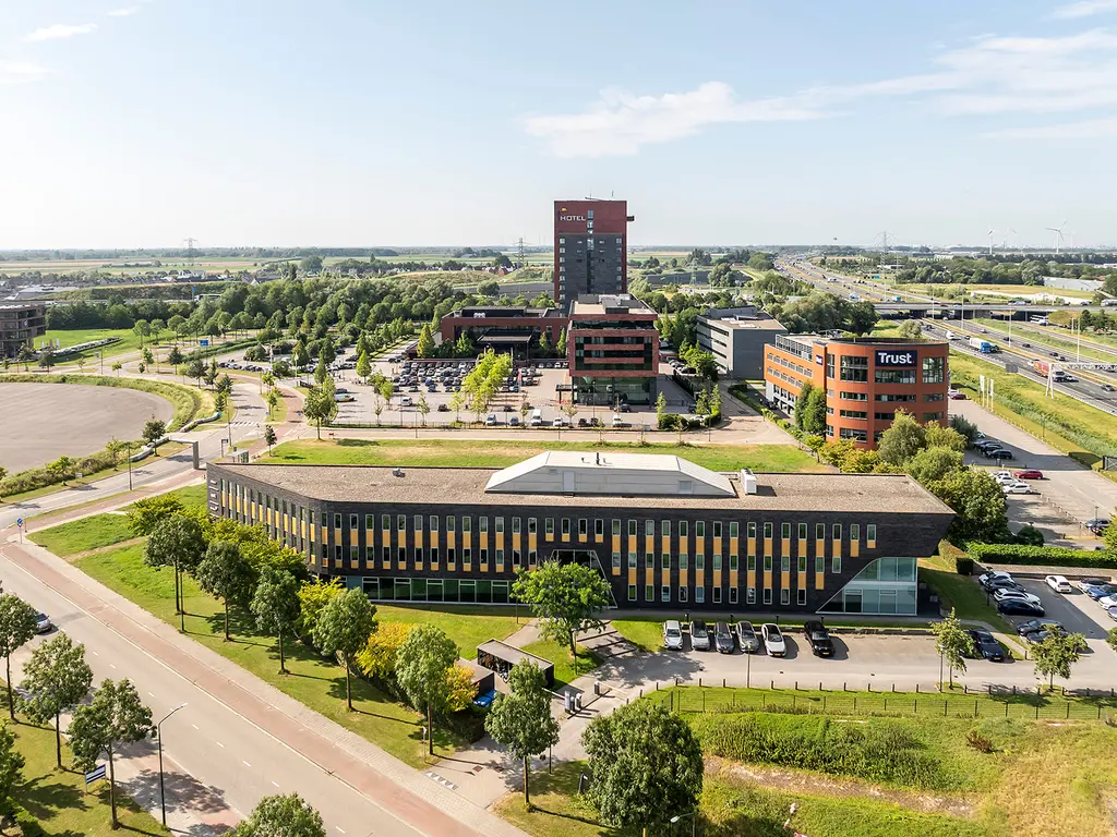 Laan van Londen 100, Dordrecht