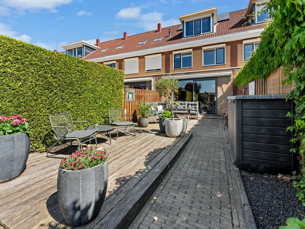 Agnes Bartoutslaan 72, HENDRIK-IDO-AMBACHT