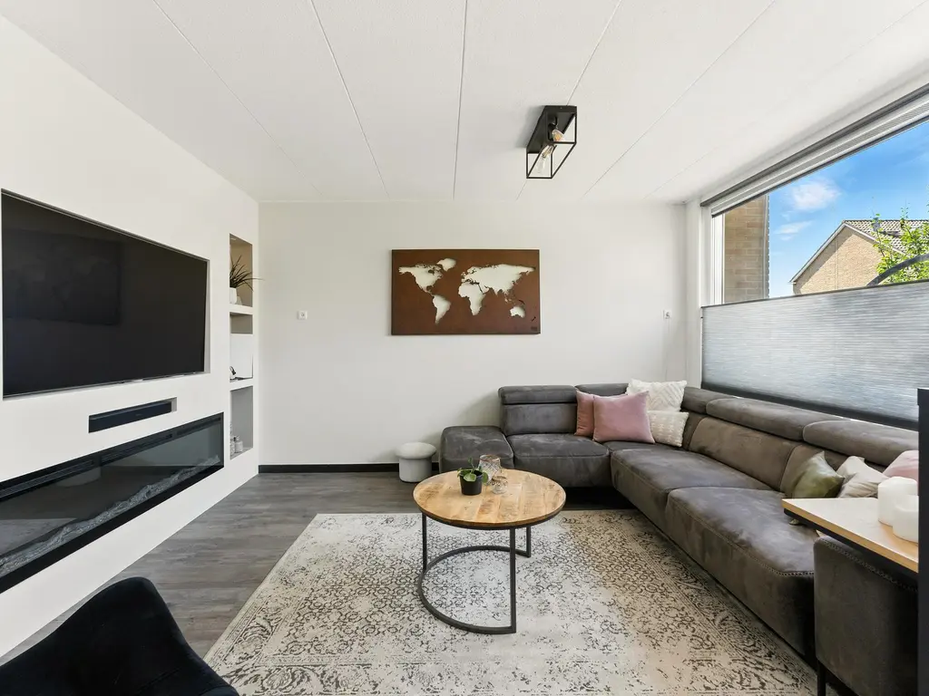 Admiraal de Ruyterlaan 30, HENDRIK-IDO-AMBACHT