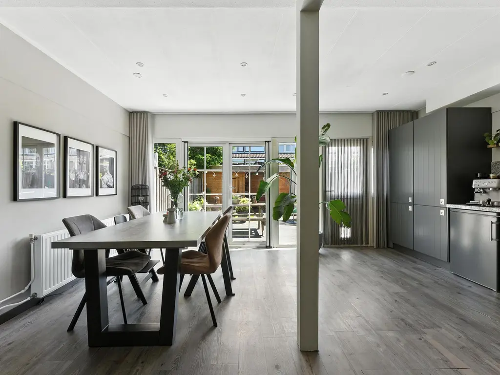 Admiraal de Ruyterlaan 30, HENDRIK-IDO-AMBACHT