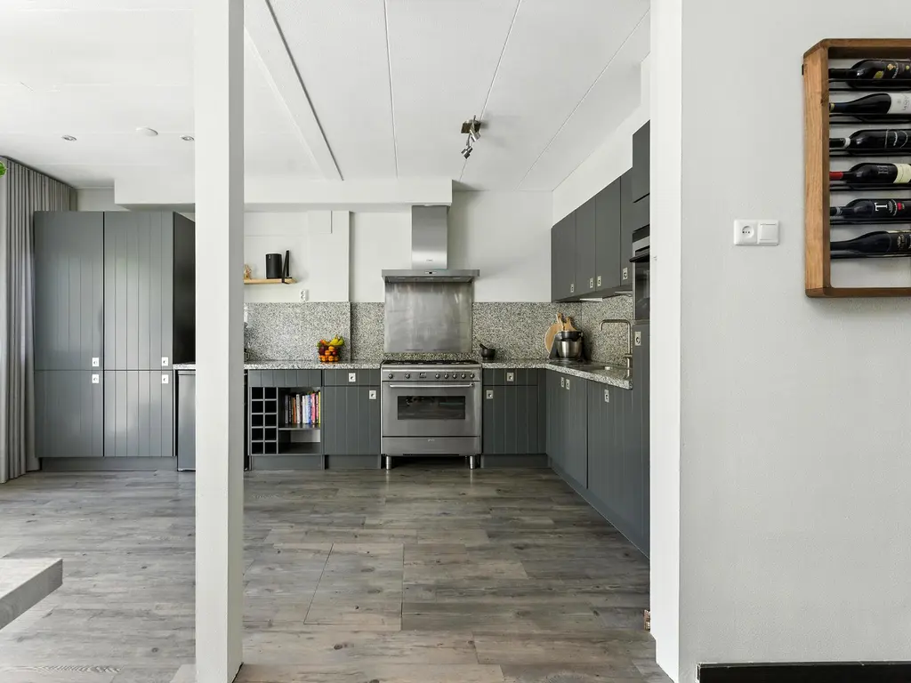 Admiraal de Ruyterlaan 30, HENDRIK-IDO-AMBACHT