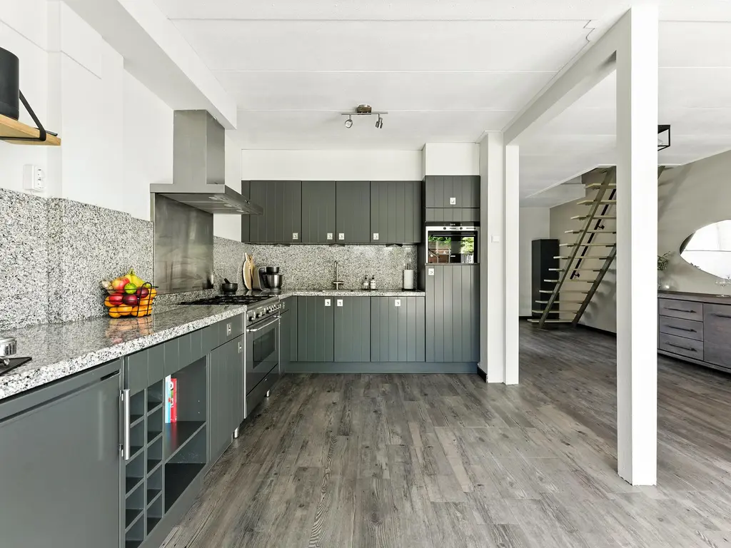 Admiraal de Ruyterlaan 30, HENDRIK-IDO-AMBACHT