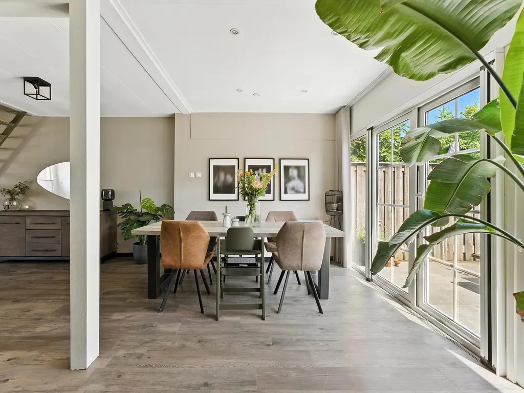 Admiraal de Ruyterlaan 30, HENDRIK-IDO-AMBACHT