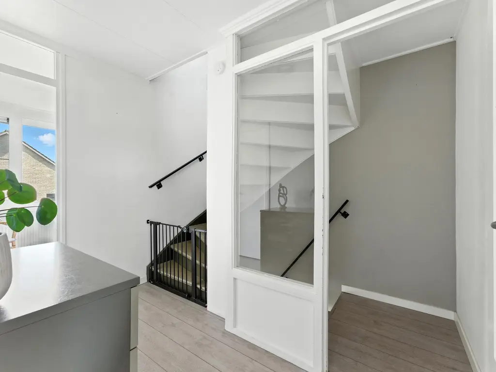 Admiraal de Ruyterlaan 30, HENDRIK-IDO-AMBACHT