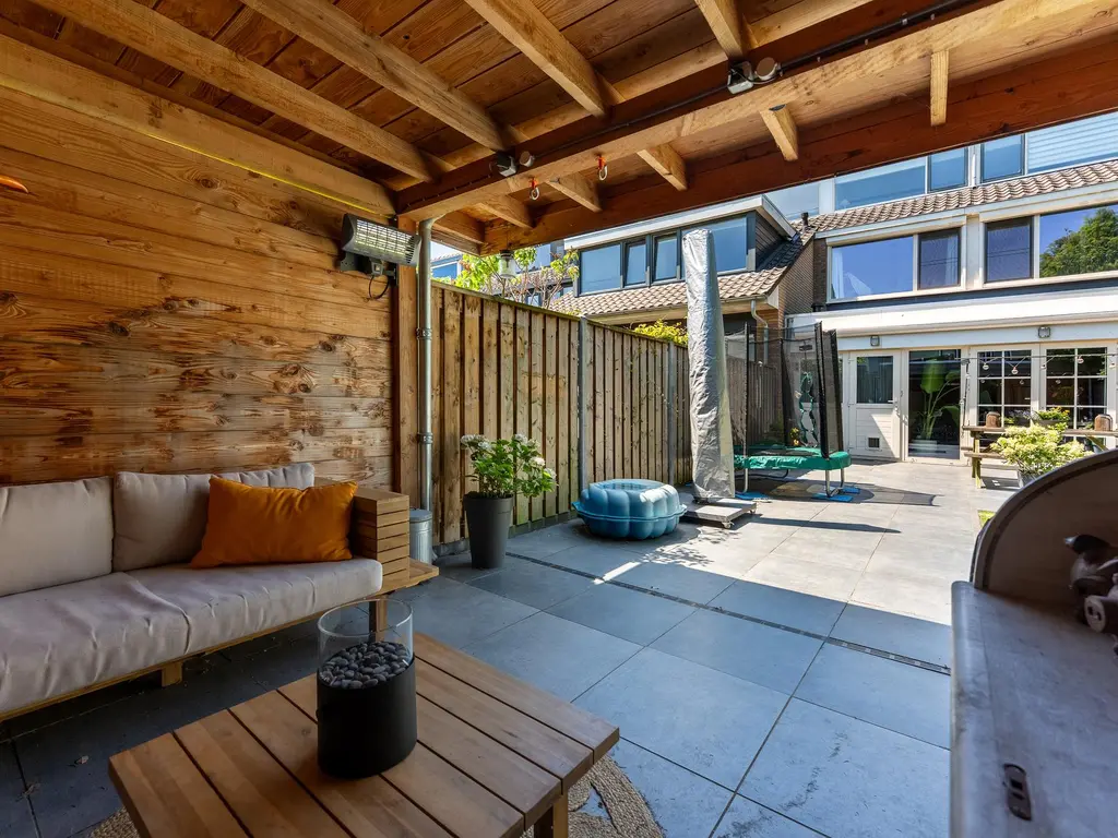 Admiraal de Ruyterlaan 30, HENDRIK-IDO-AMBACHT