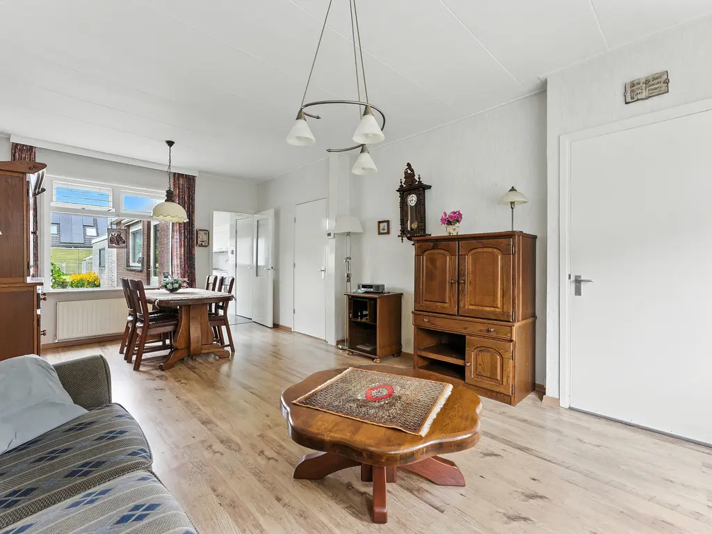 Talmaweg 106, BARENDRECHT