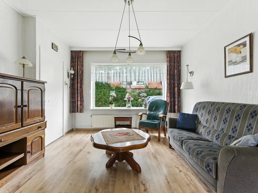Talmaweg 106, BARENDRECHT