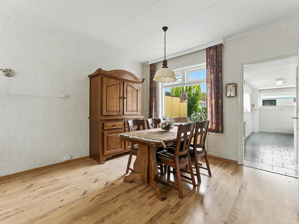 Talmaweg 106, BARENDRECHT