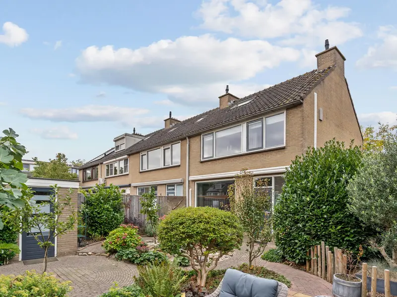 Hoefslag 37, BARENDRECHT