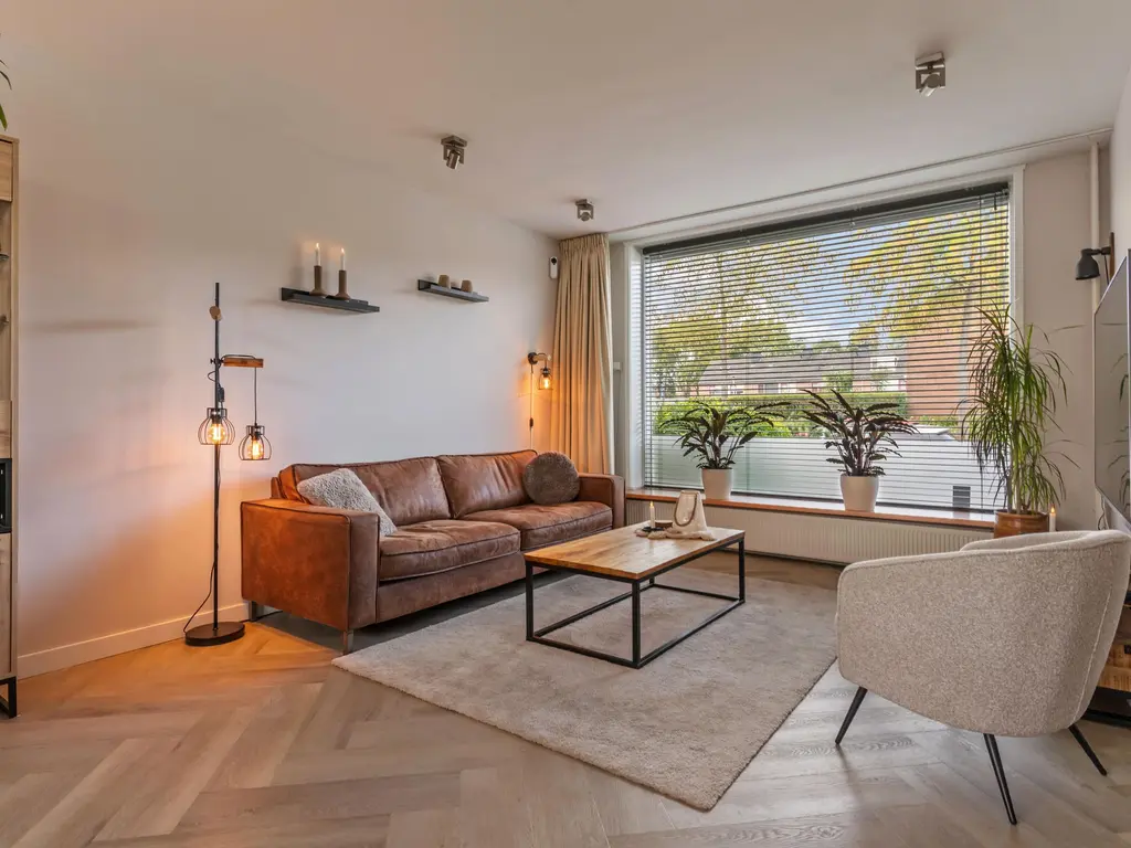Hoefslag 37, BARENDRECHT
