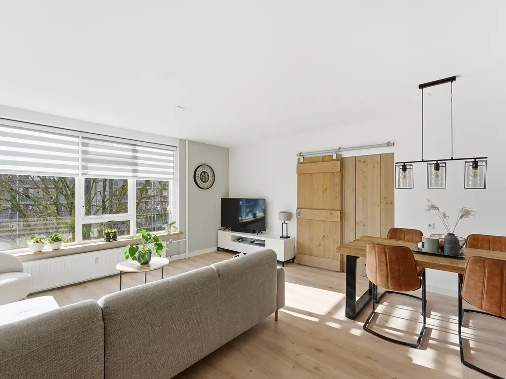 van Godewijckstraat 87, HENDRIK-IDO-AMBACHT