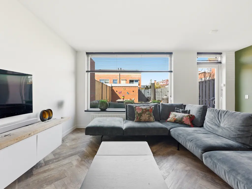 Machteld Sandelijnslaan 24, HENDRIK-IDO-AMBACHT