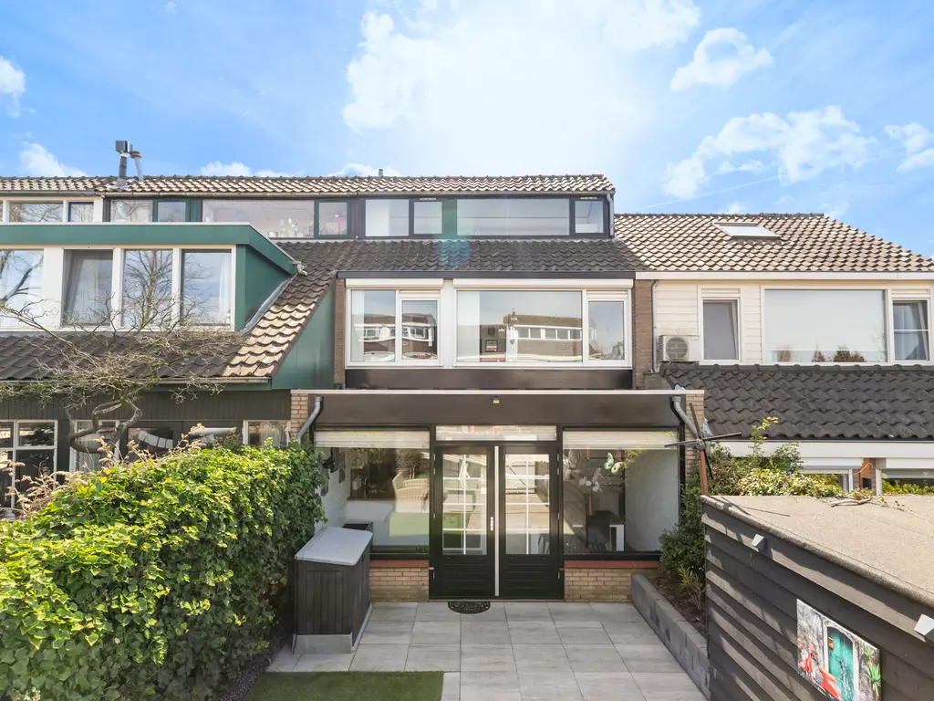 Warmoeziershof 31, HENDRIK-IDO-AMBACHT