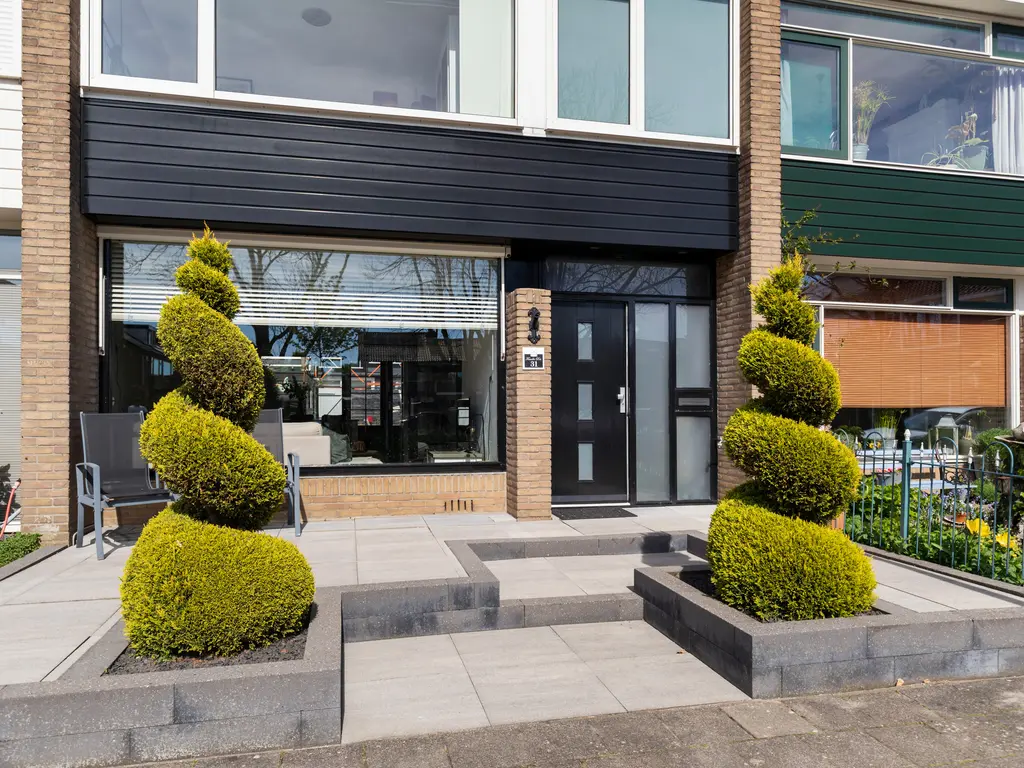 Warmoeziershof 31, HENDRIK-IDO-AMBACHT