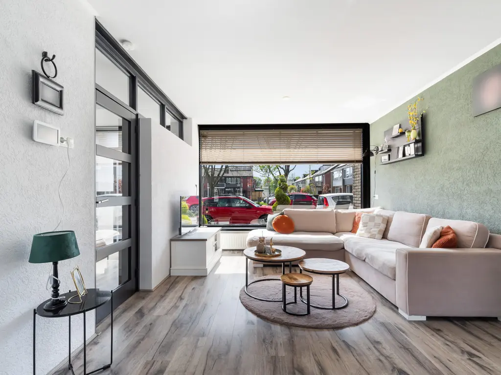 Warmoeziershof 31, HENDRIK-IDO-AMBACHT