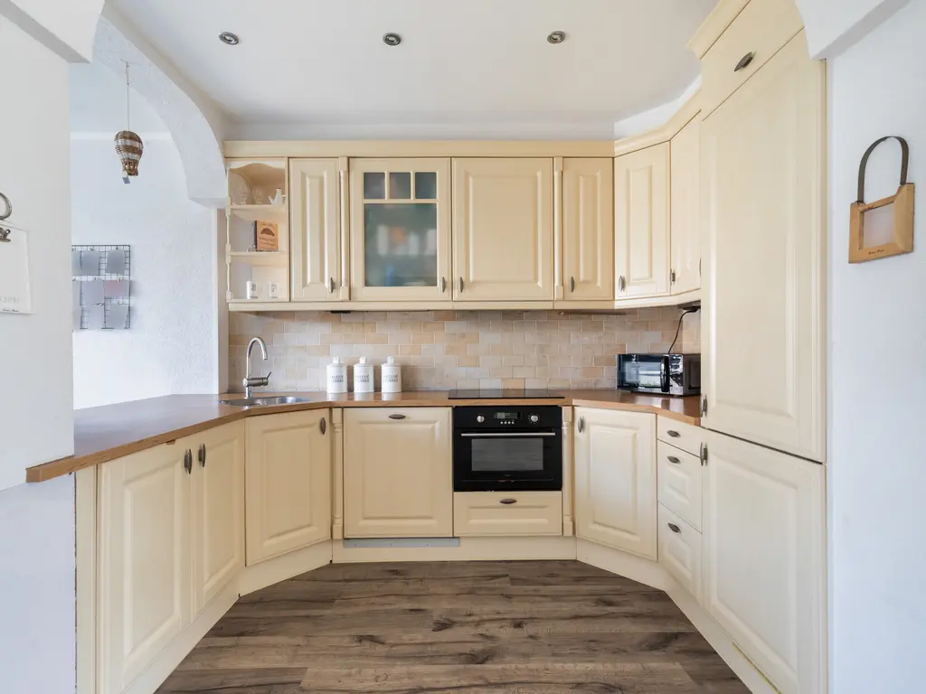 Warmoeziershof 31, HENDRIK-IDO-AMBACHT