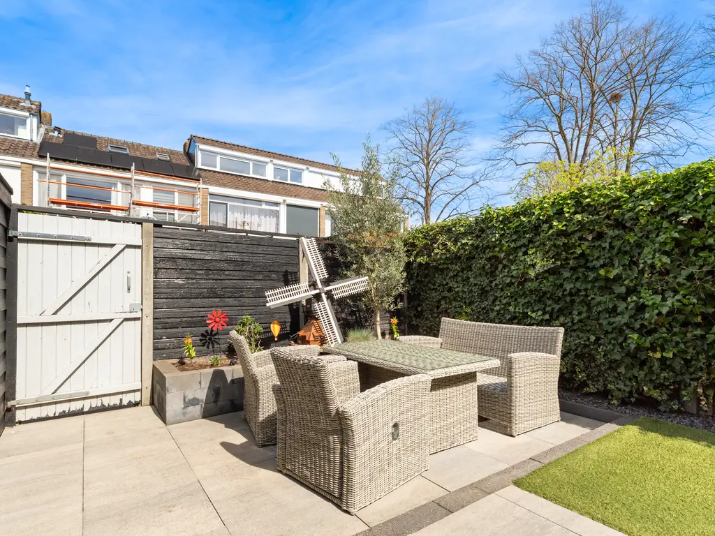 Warmoeziershof 31, HENDRIK-IDO-AMBACHT