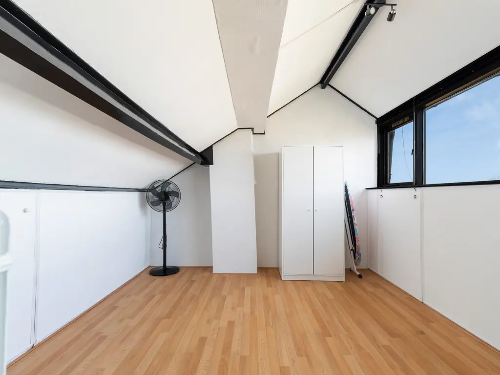 Warmoeziershof 31, HENDRIK-IDO-AMBACHT