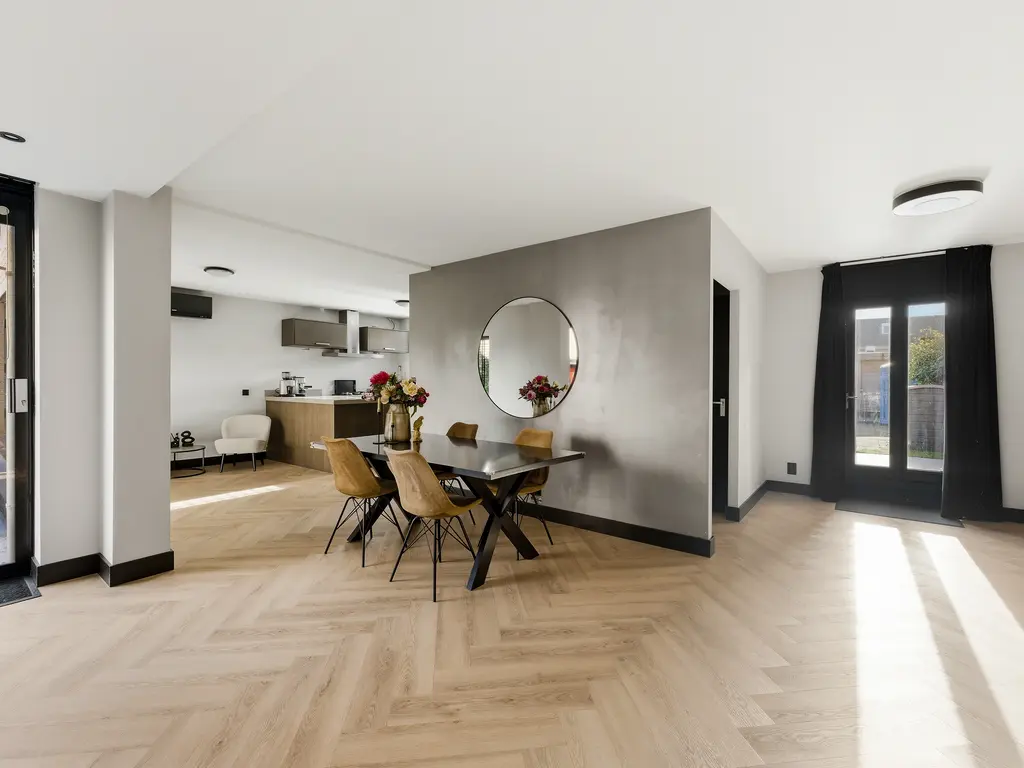 Opera 33, ZWIJNDRECHT
