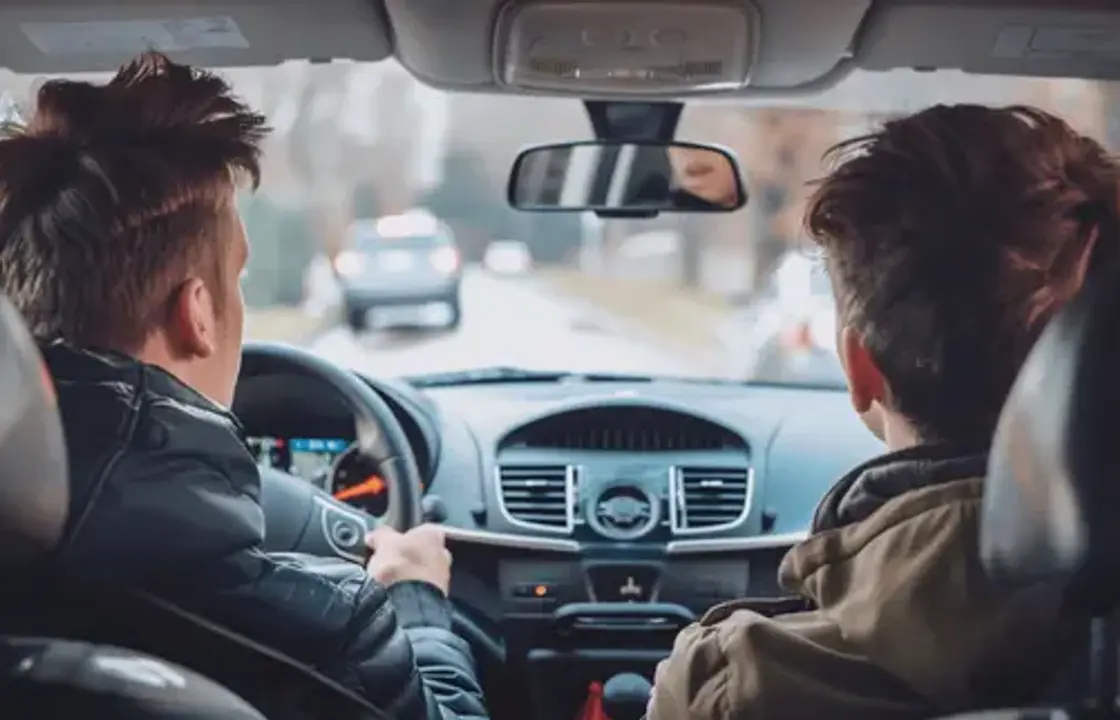 Bijdragen aan verkeersveiligheid als rijinstructeur