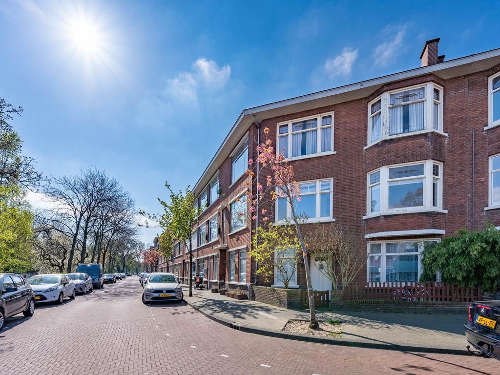 Van der Hoopstraat 27, 'S-Gravenhage