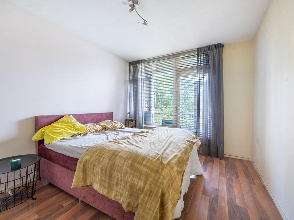 Smaragdhorst 251, 'S-Gravenhage