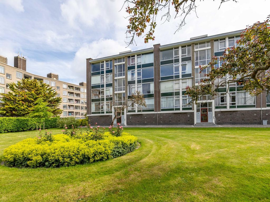 Smaragdhorst 251, 'S-Gravenhage