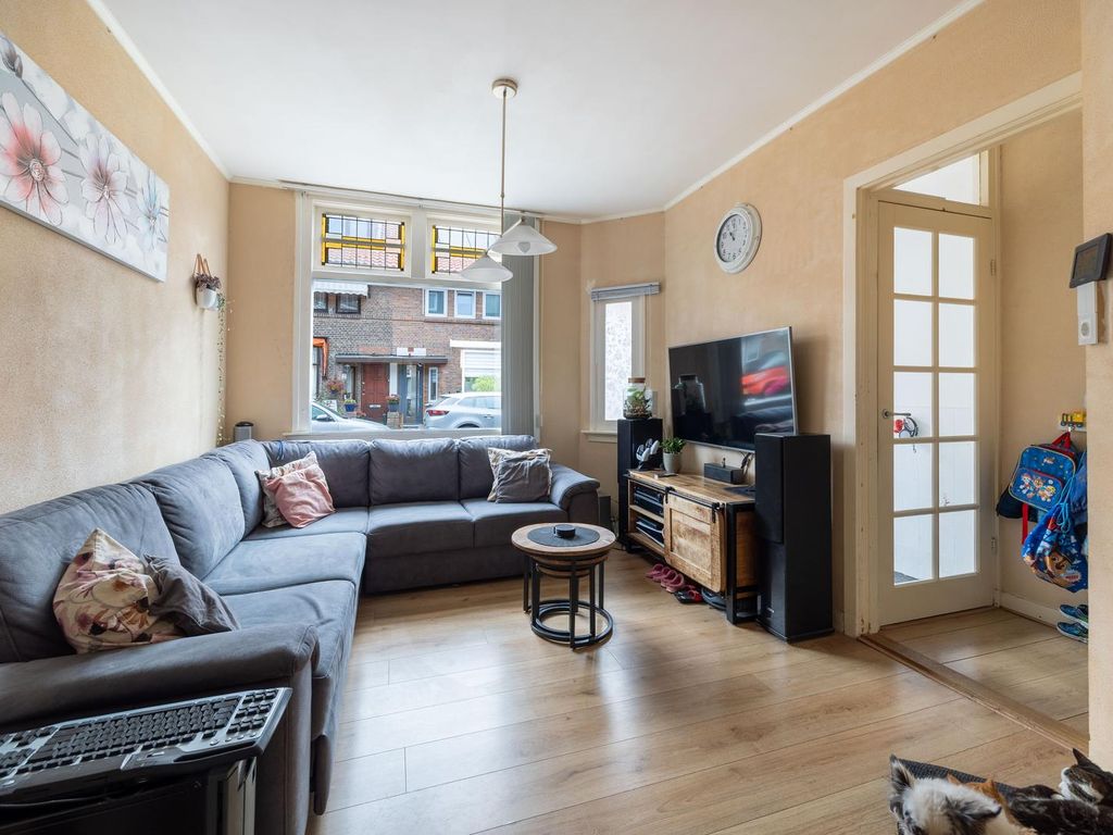 Schoolmeesterstraat 11, 'S-Gravenhage