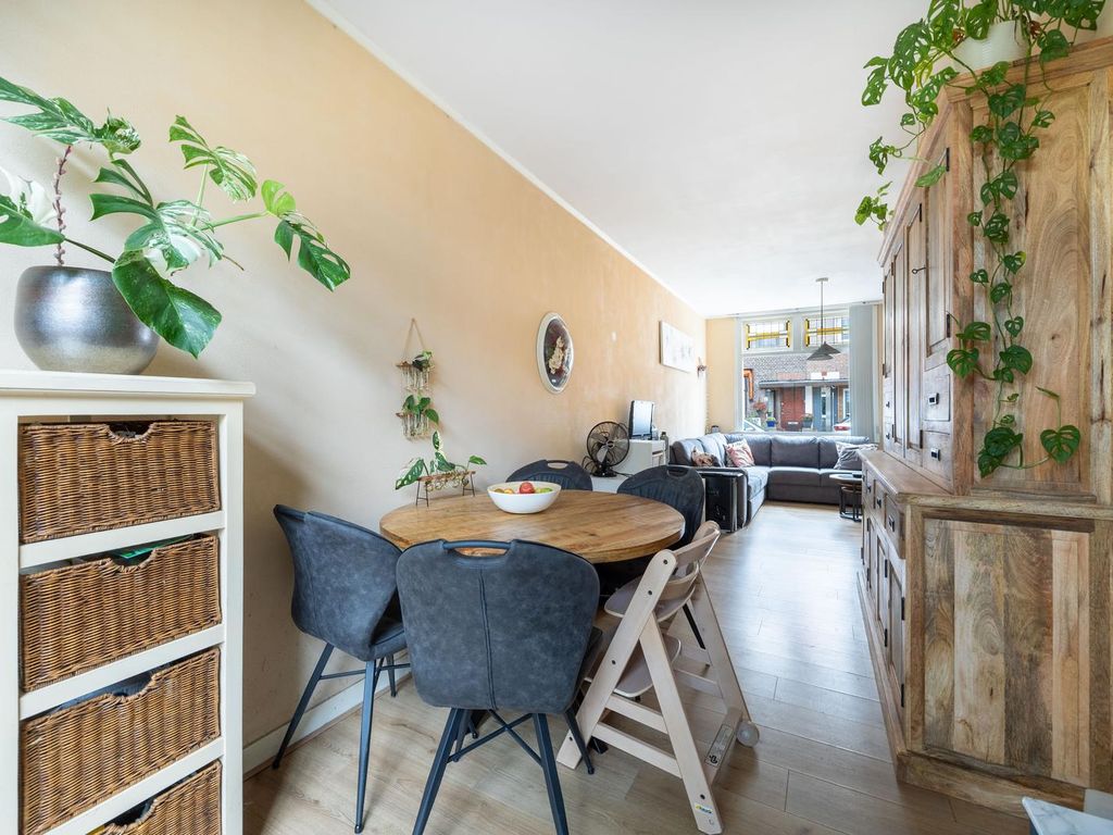 Schoolmeesterstraat 11, 'S-Gravenhage