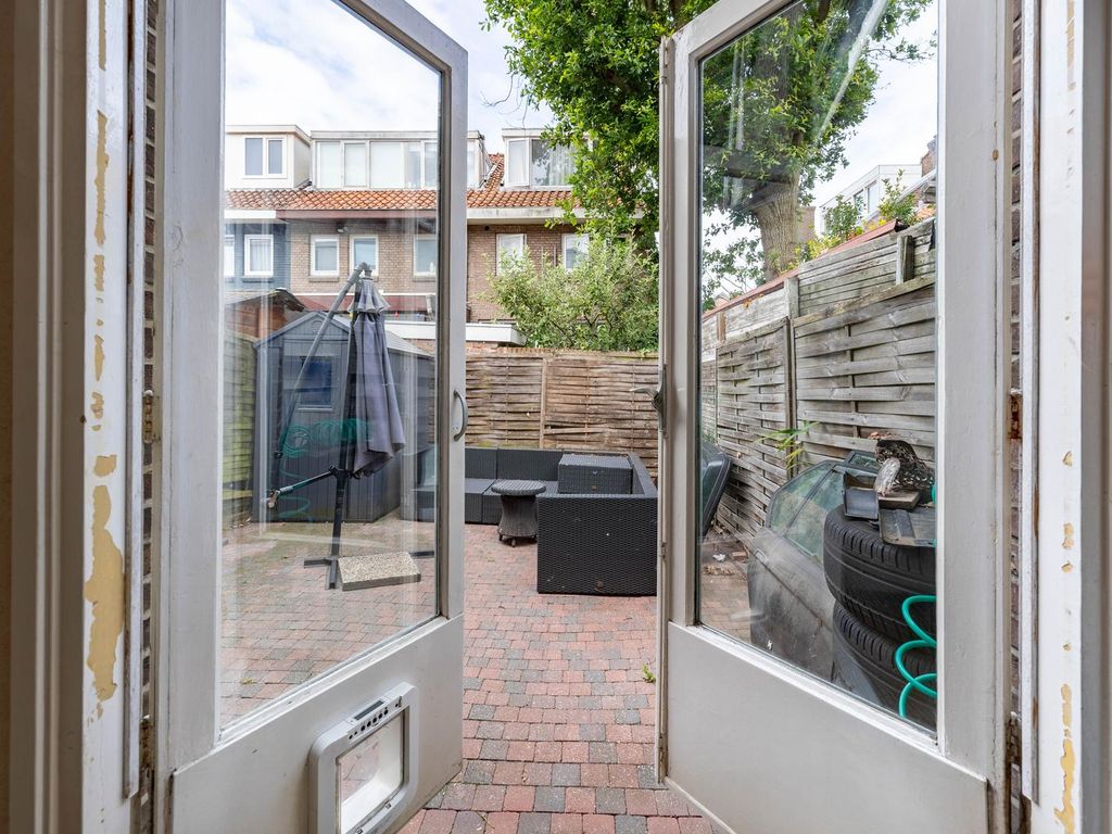 Schoolmeesterstraat 11, 'S-Gravenhage
