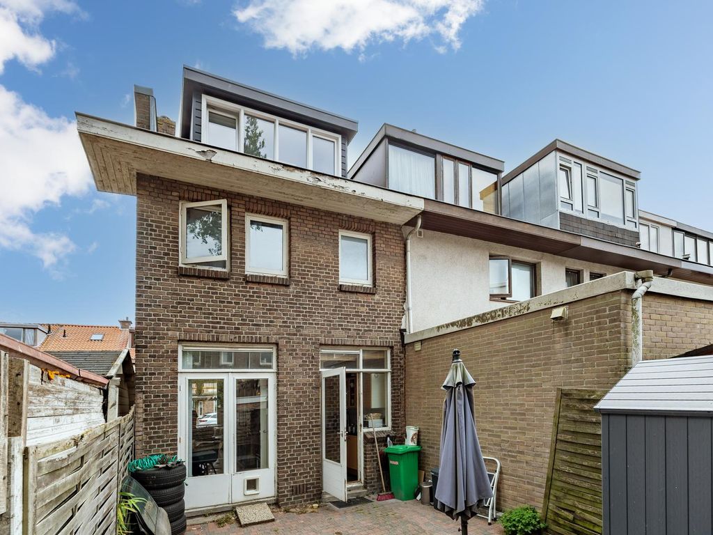 Schoolmeesterstraat 11, 'S-Gravenhage