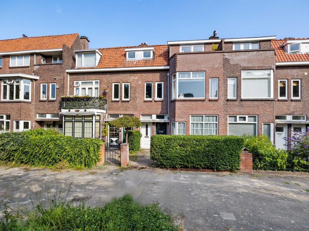 Generaal van Geenplein 10, Rijswijk